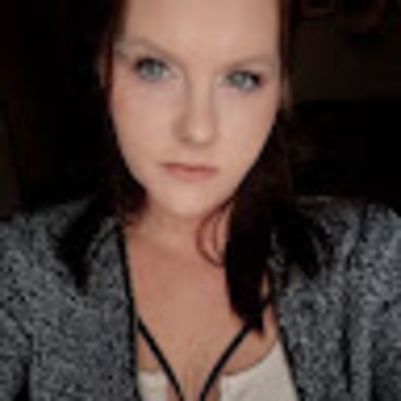 Meet your Posher, Sarah - Picture 1 of 1